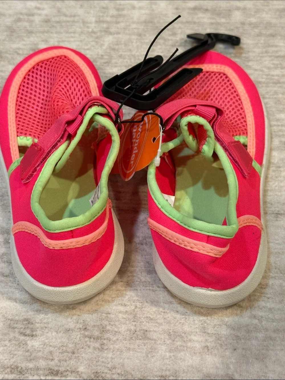 NWT Youth size 13-1 Girls' Pink Mesh Water Shoes